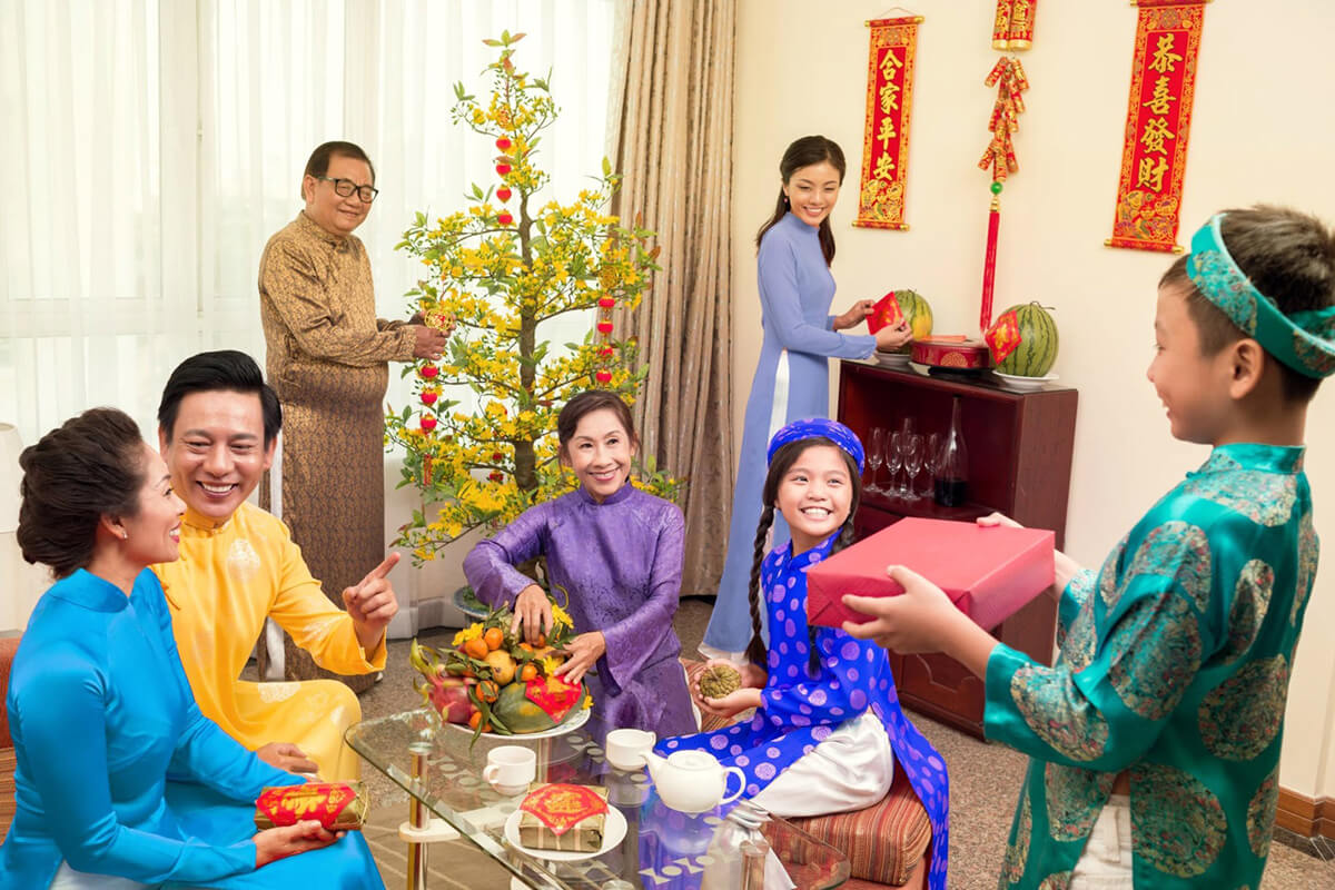Unraveling the Mystery of Vietnamese Slangs: Vía, Xin Vía, Nhả Vía, and Trộm Vía