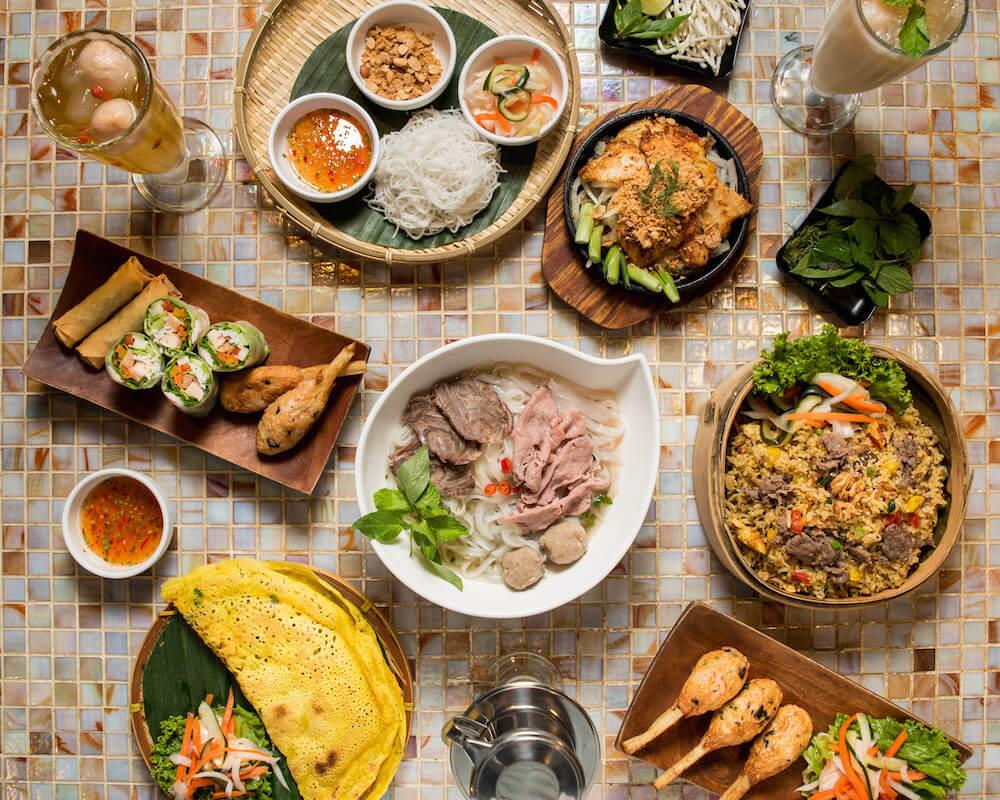 Những quy tắc quan trọng trên bàn ăn Việt